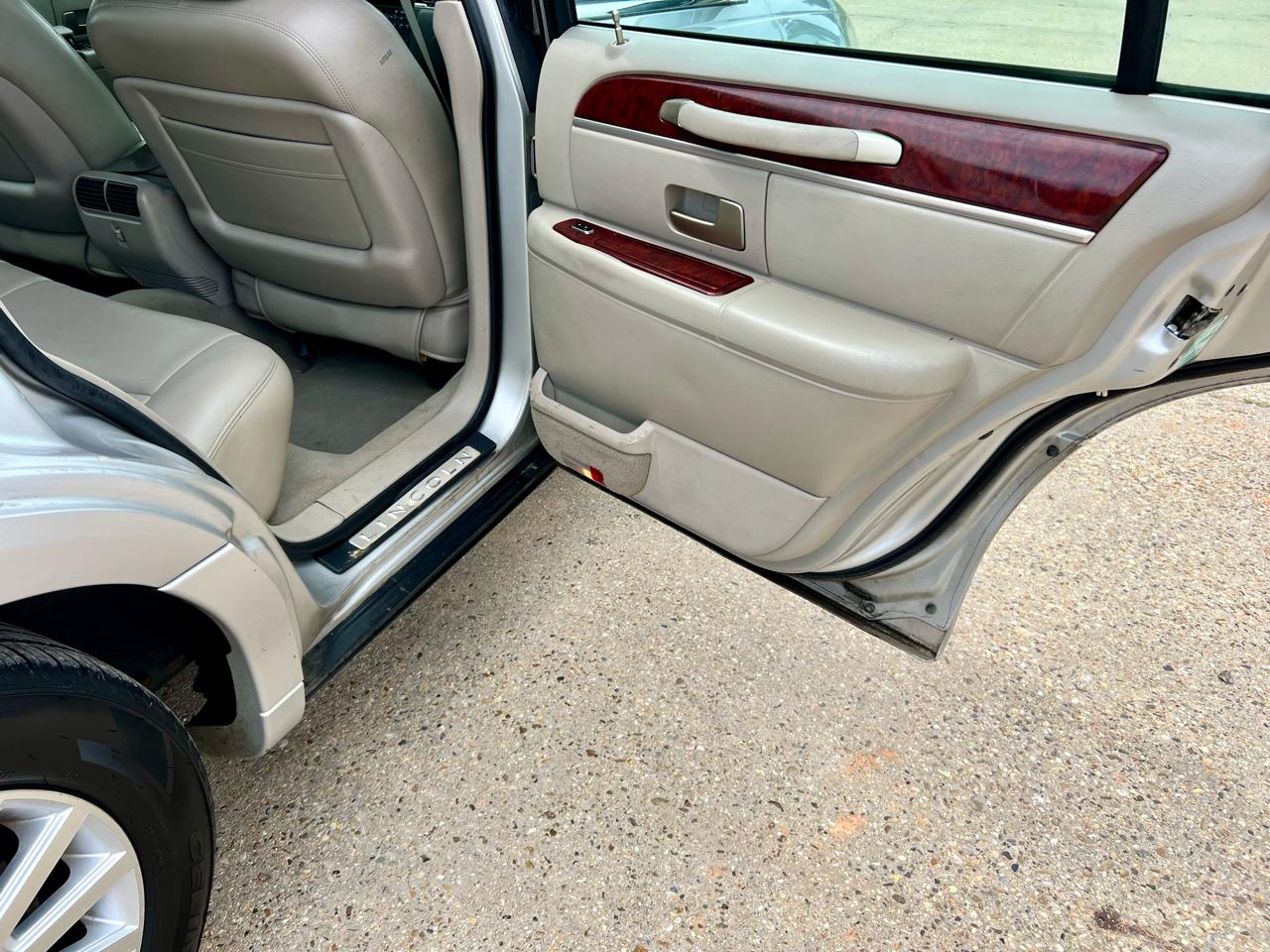 Lincoln Town Car 4dr Sdn Executive 2003