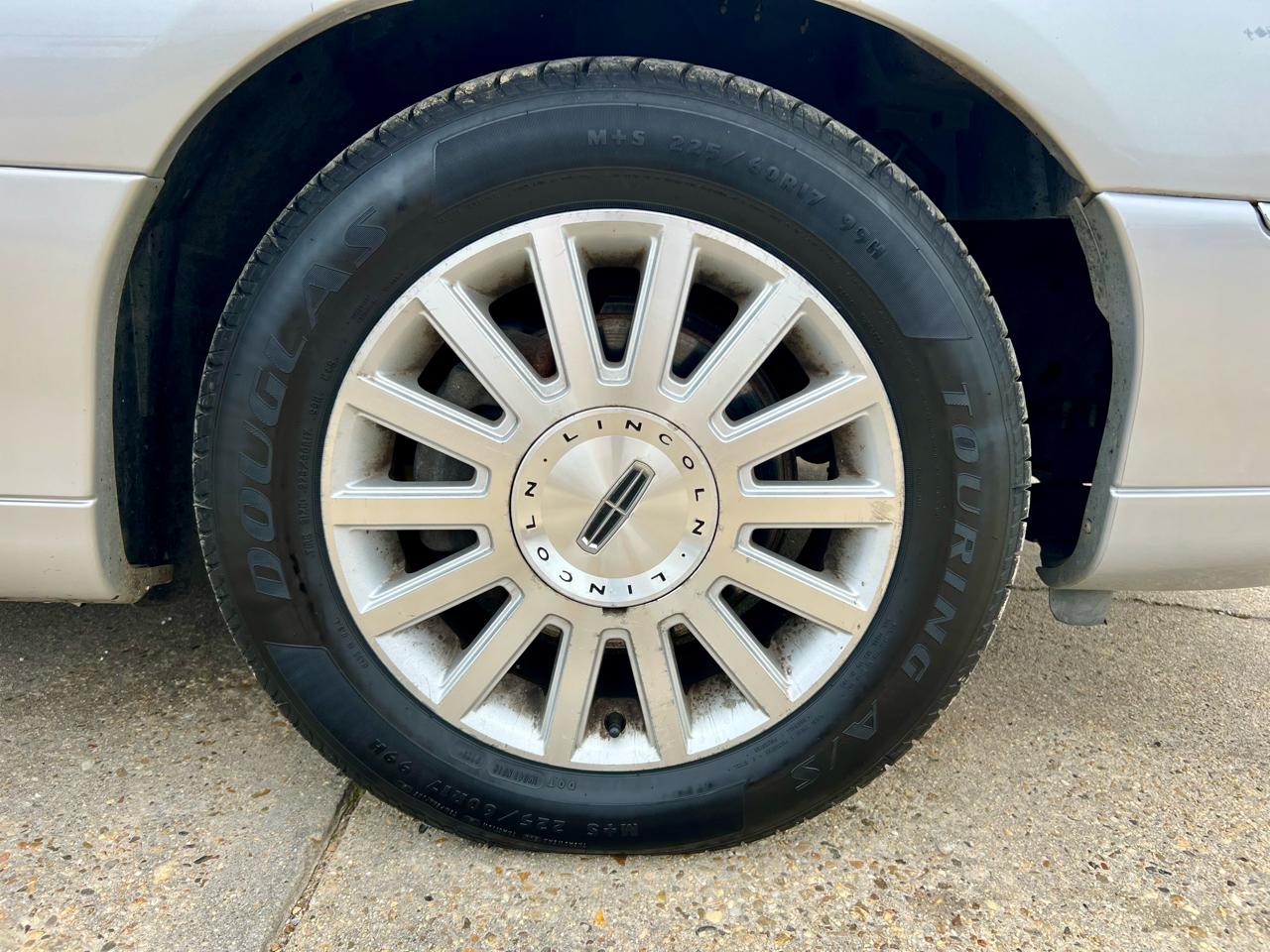 Lincoln Town Car 4dr Sdn Executive 2003