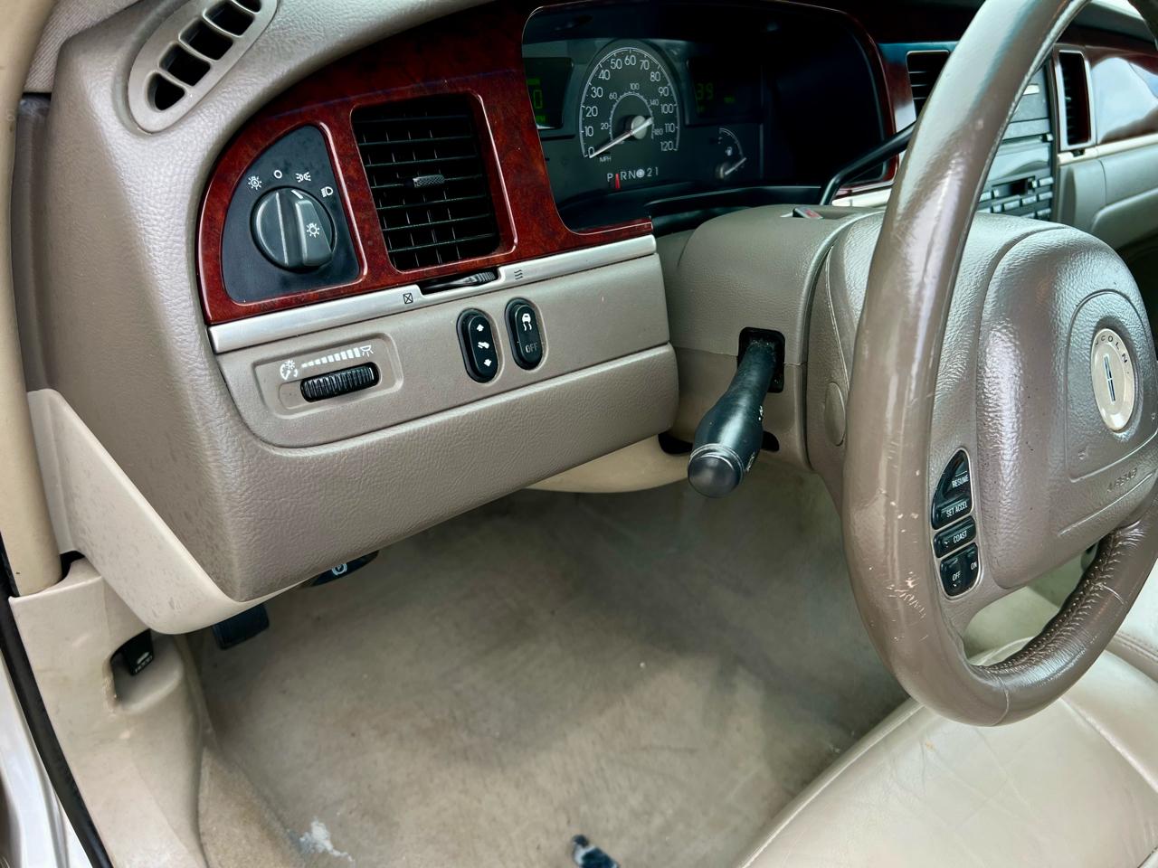 Lincoln Town Car 4dr Sdn Executive 2003