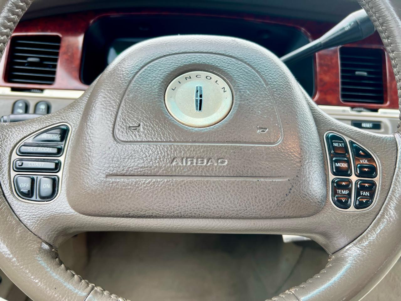 Lincoln Town Car 4dr Sdn Executive 2003