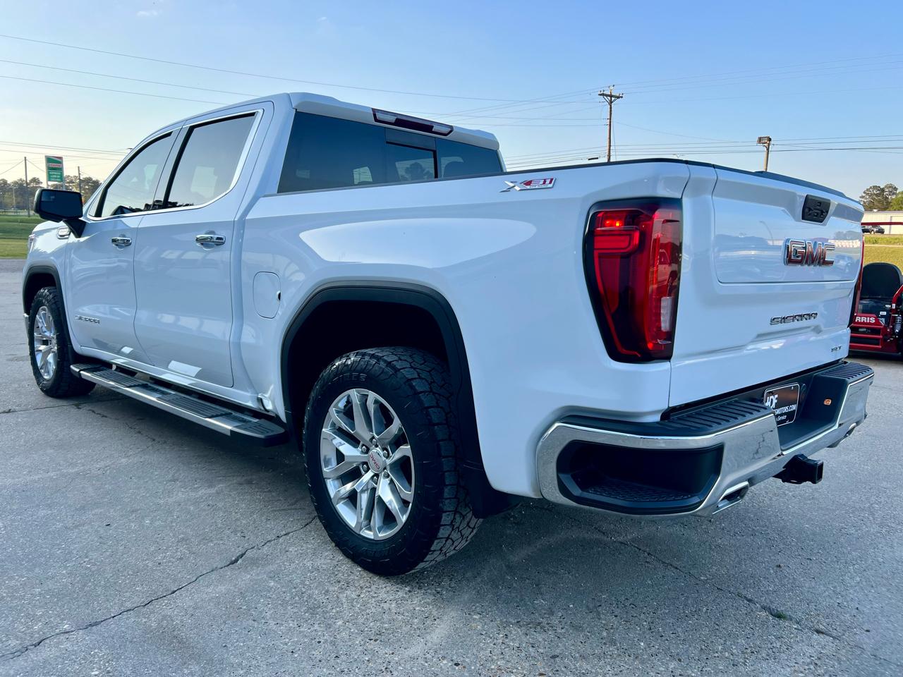 GMC Sierra 1500 4WD Crew Cab 147" SLT 2021