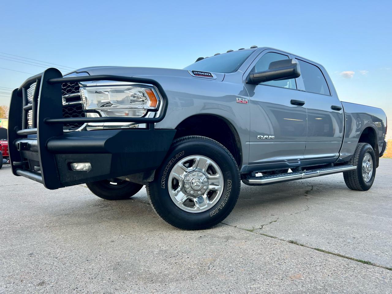 RAM 2500 Tradesman 4x4 Crew Cab 6'4" Box 2020