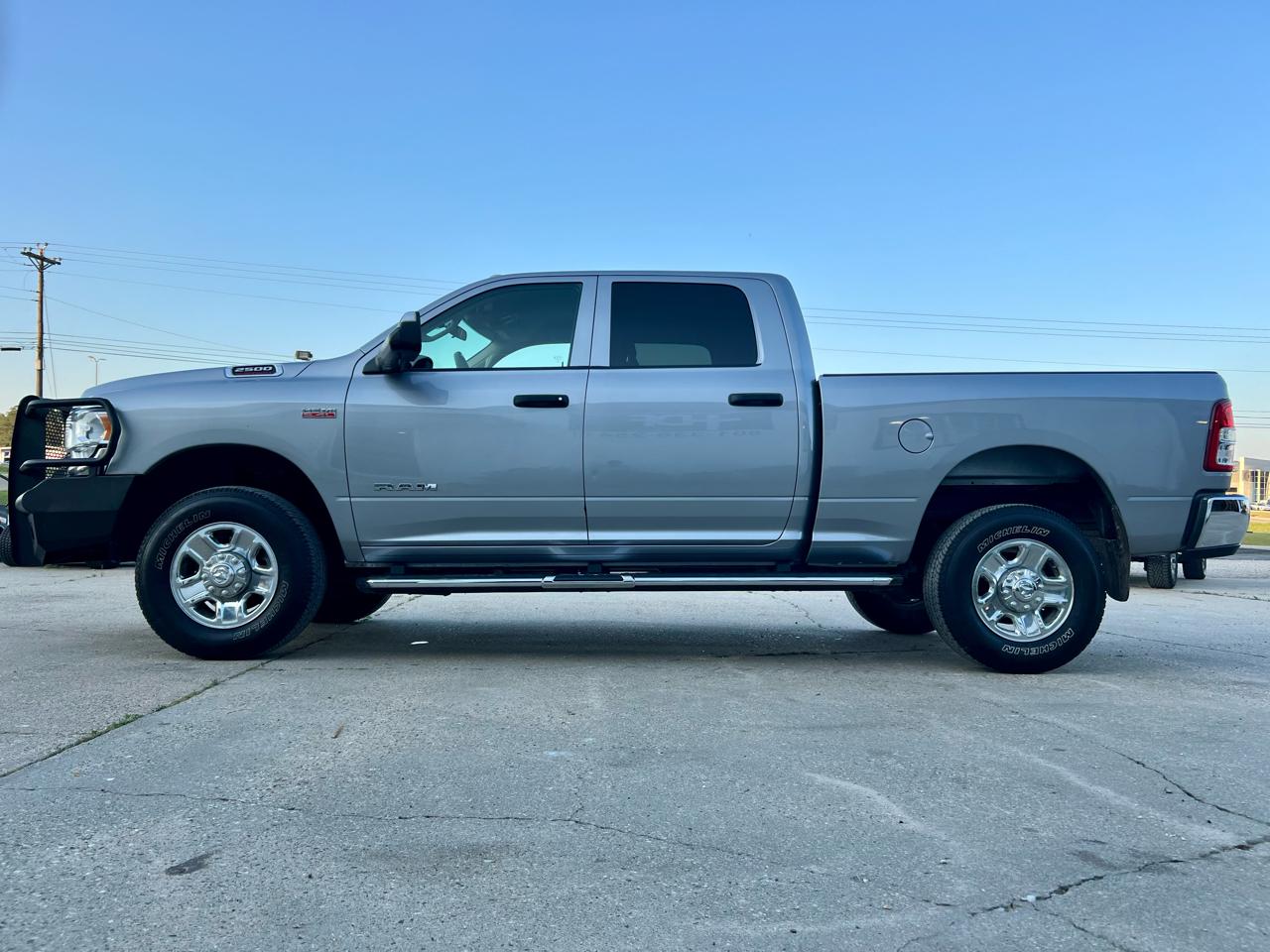 RAM 2500 Tradesman 4x4 Crew Cab 6'4" Box 2020