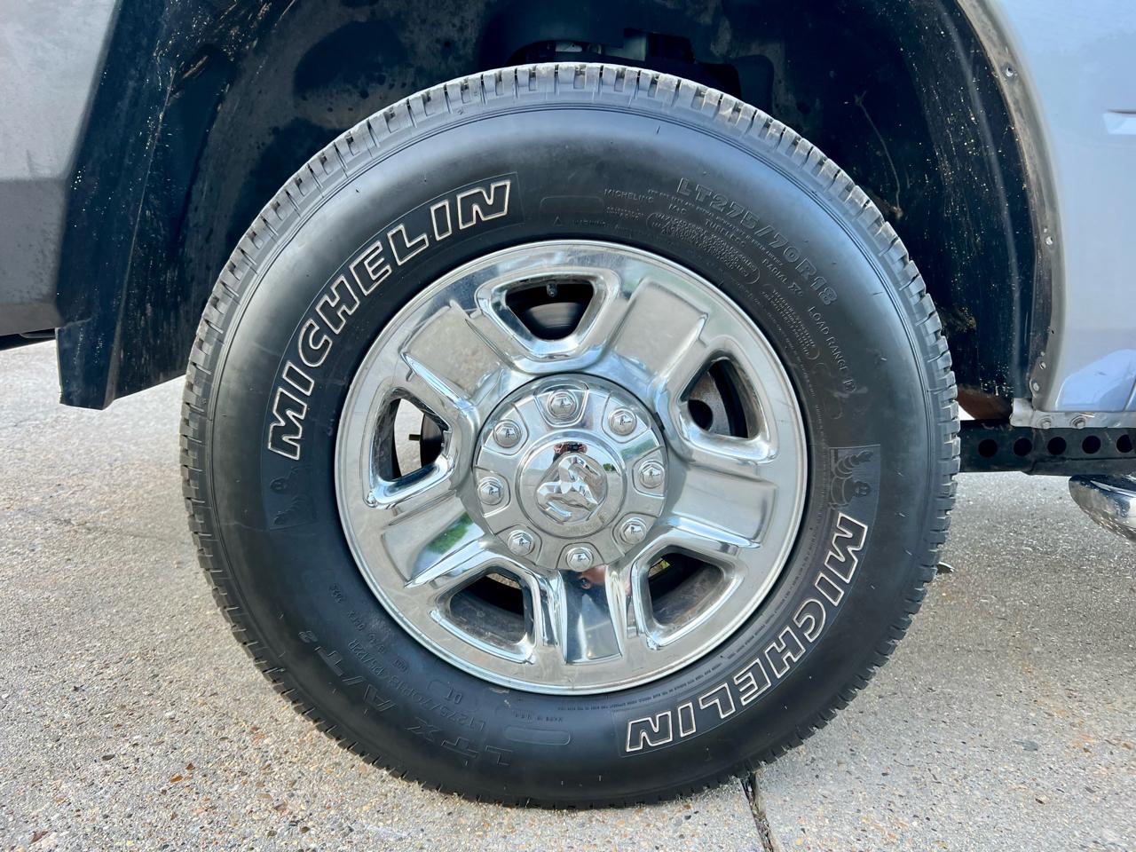 RAM 2500 Tradesman 4x4 Crew Cab 6'4" Box 2020