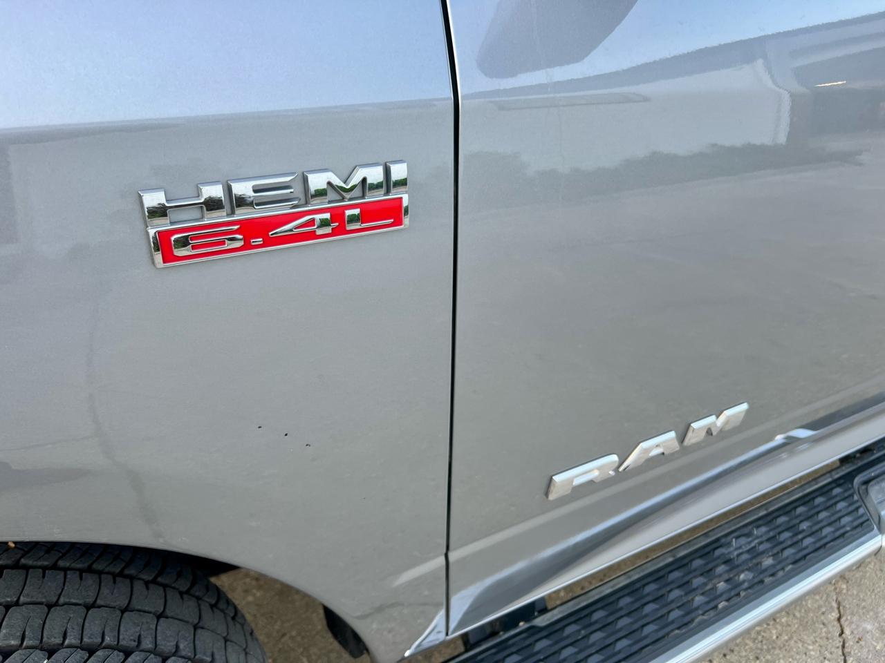 RAM 2500 Tradesman 4x4 Crew Cab 6'4" Box 2020