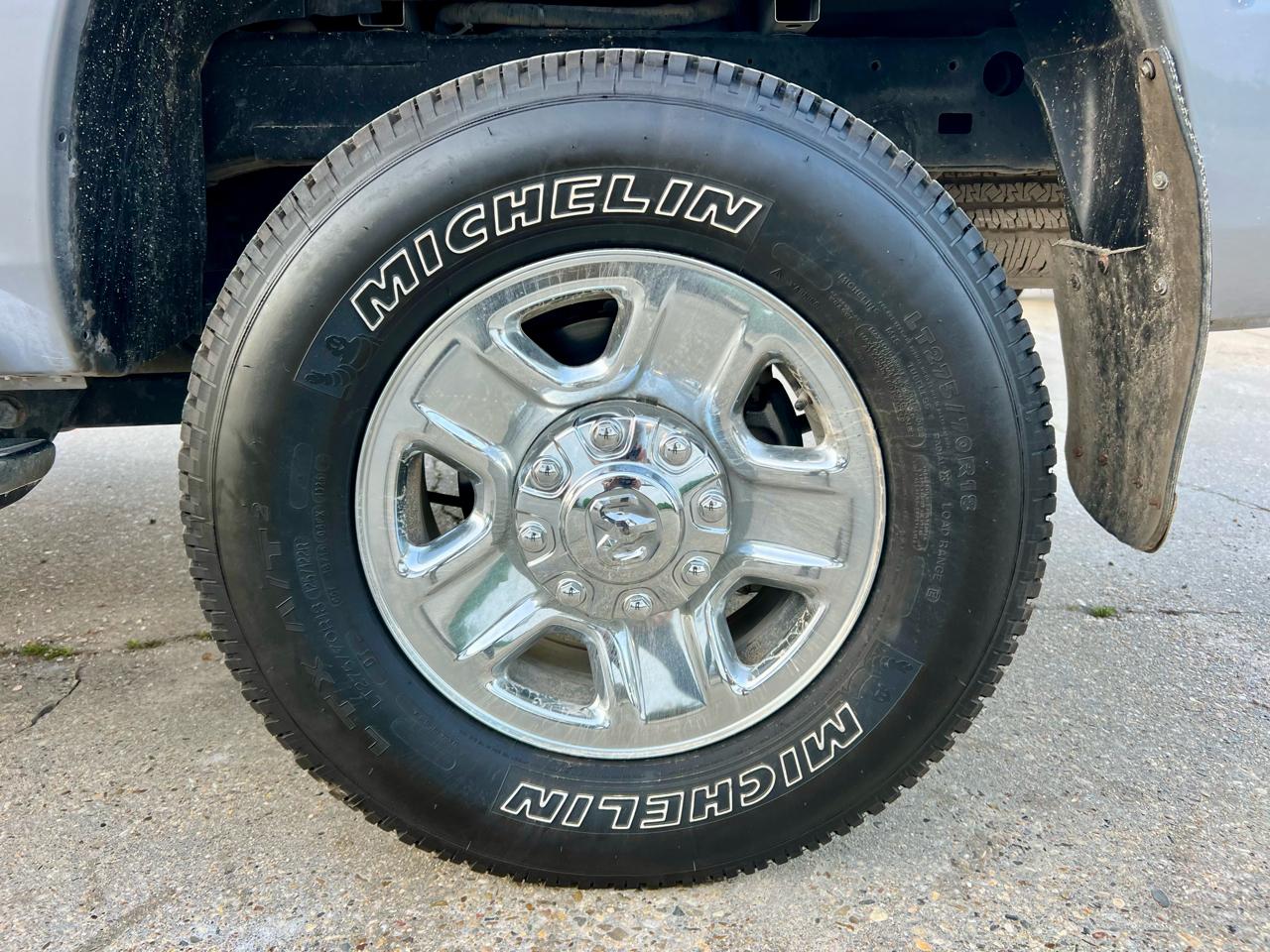 RAM 2500 Tradesman 4x4 Crew Cab 6'4" Box 2020