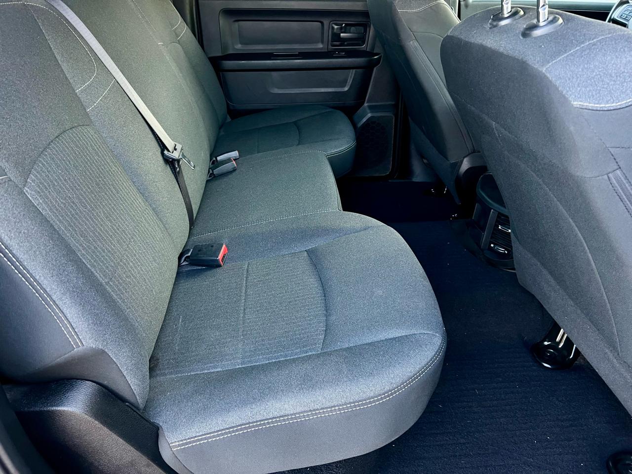 RAM 2500 Tradesman 4x4 Crew Cab 6'4" Box 2020