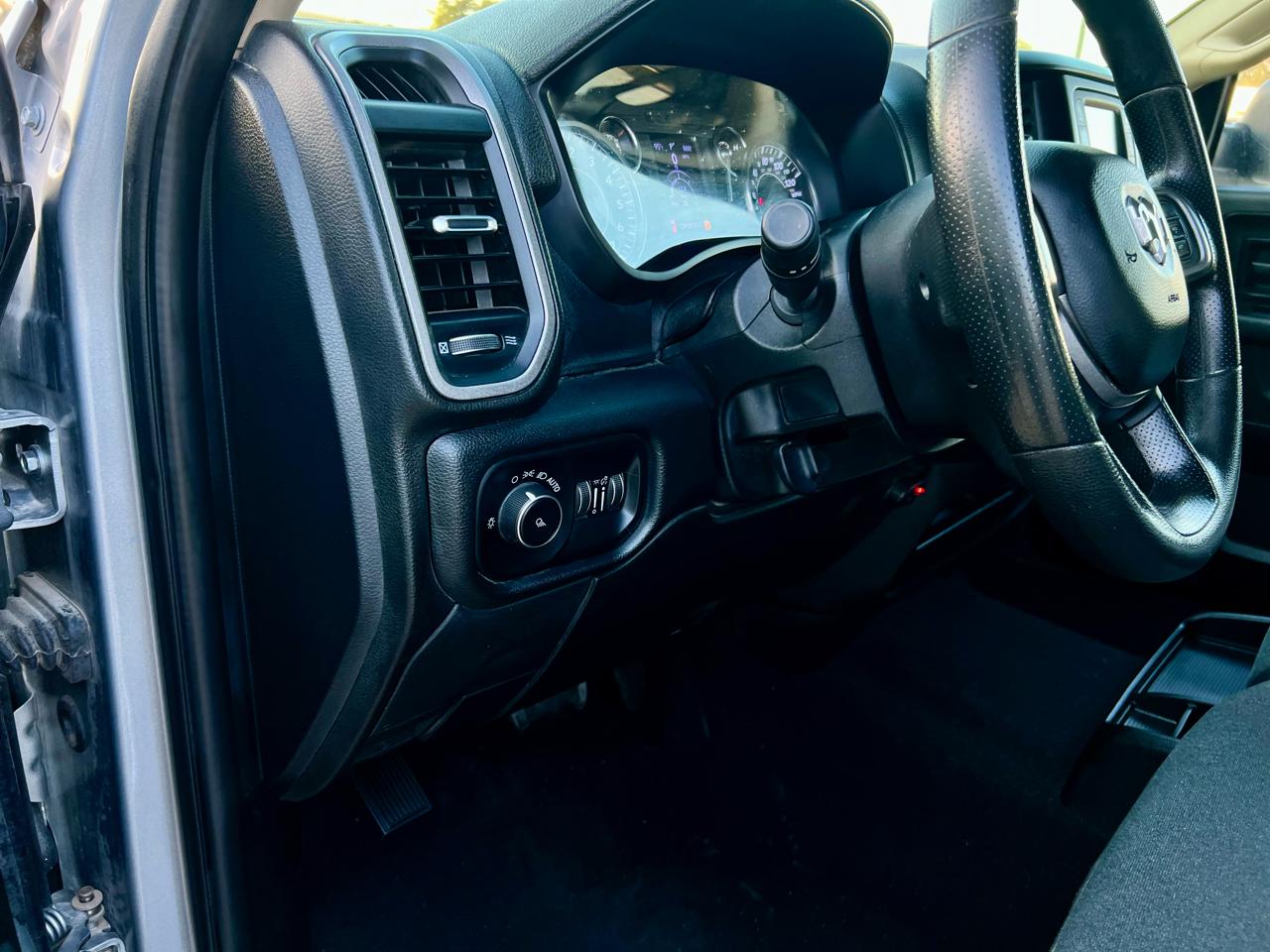 RAM 2500 Tradesman 4x4 Crew Cab 6'4" Box 2020