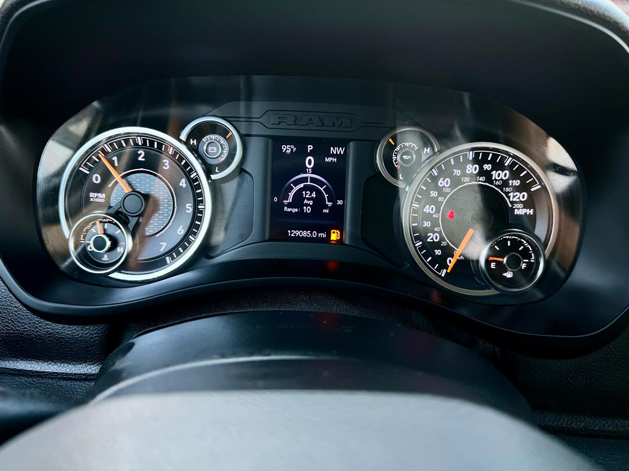 RAM 2500 Tradesman 4x4 Crew Cab 6'4" Box 2020