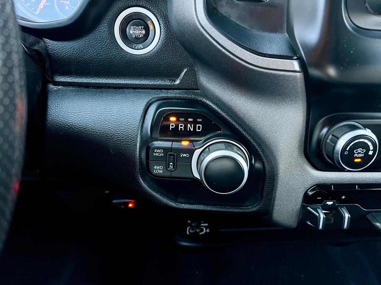 RAM 2500 Tradesman 4x4 Crew Cab 6'4" Box 2020