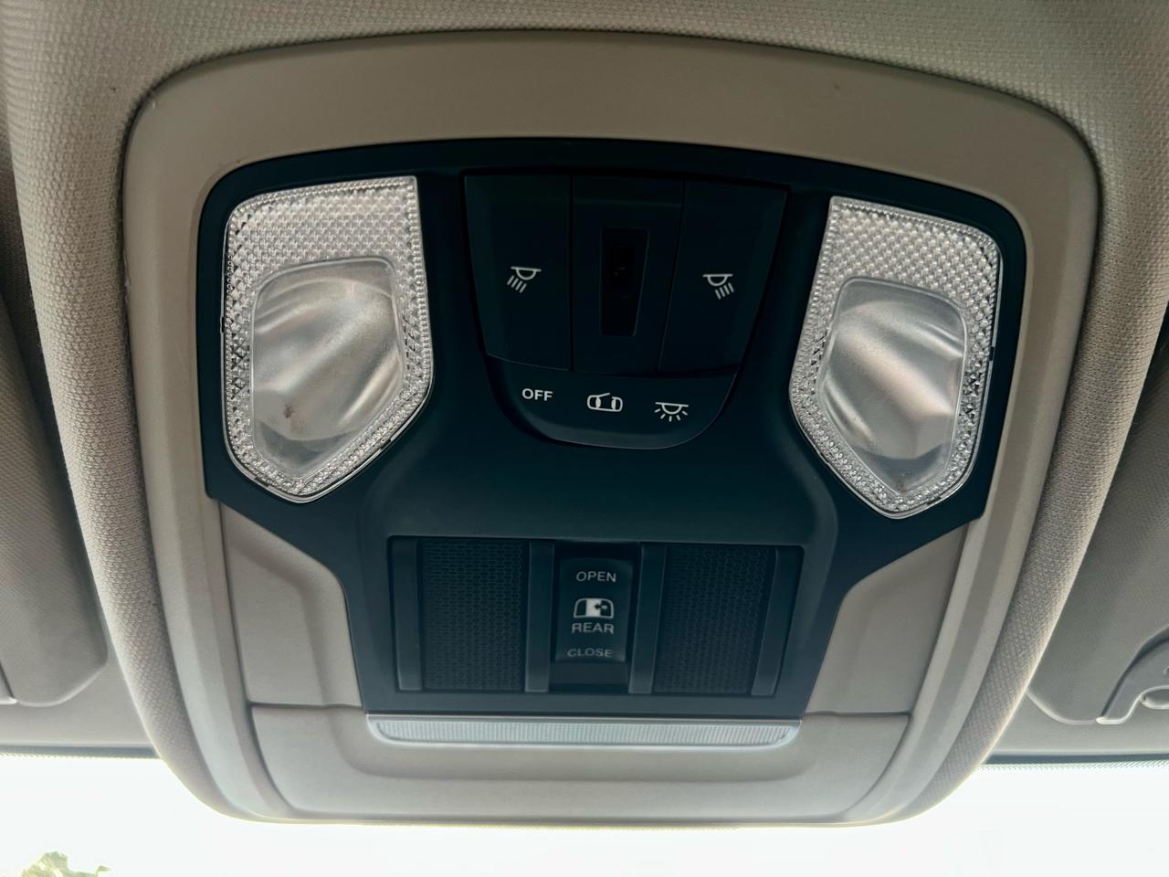 RAM 2500 Tradesman 4x4 Crew Cab 6'4" Box 2020