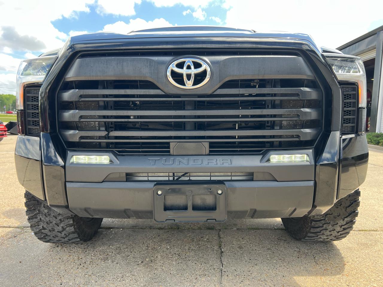 Toyota Tundra 4WD  2024