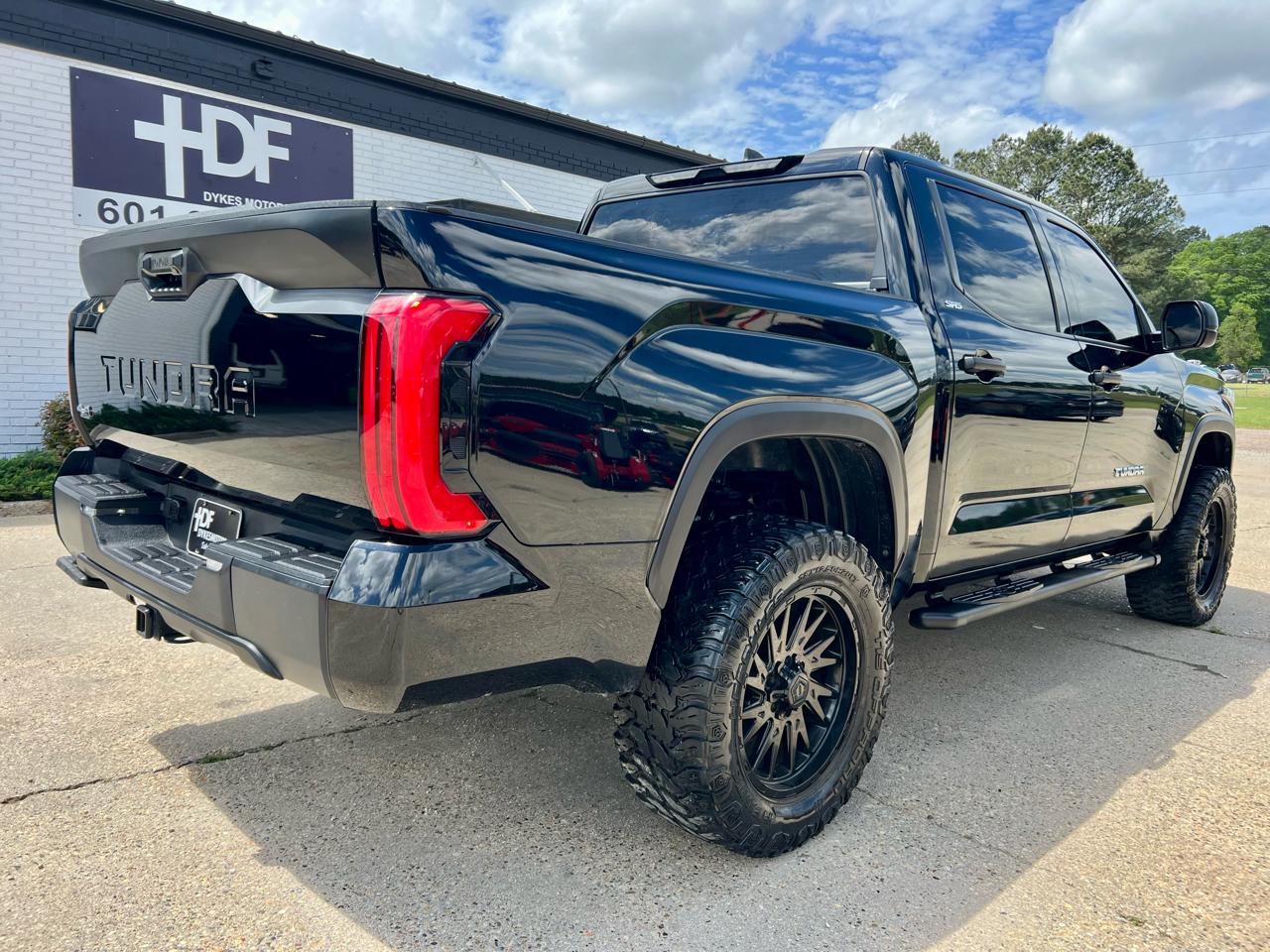 Toyota Tundra 4WD  2024