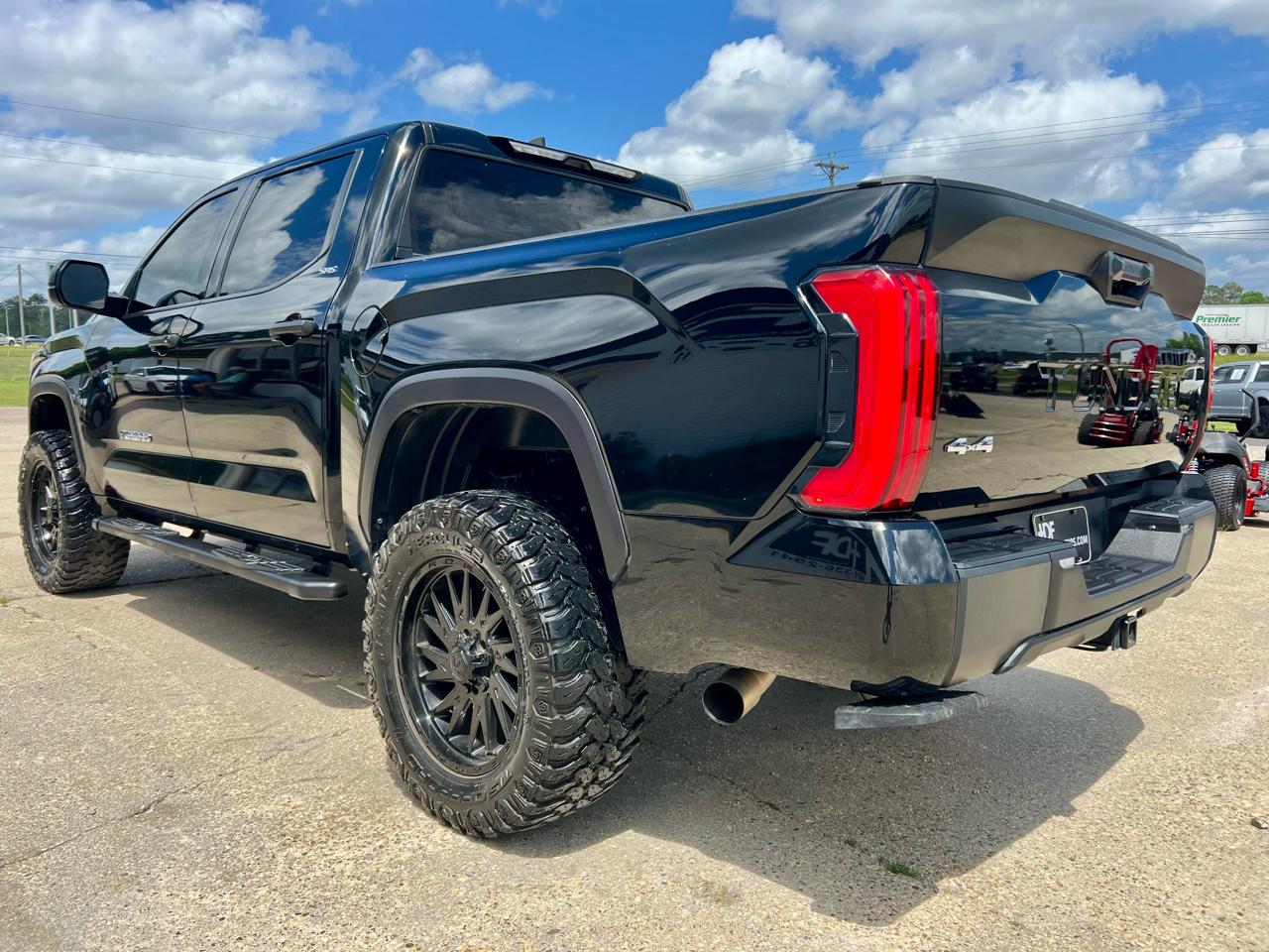 Toyota Tundra 4WD  2024