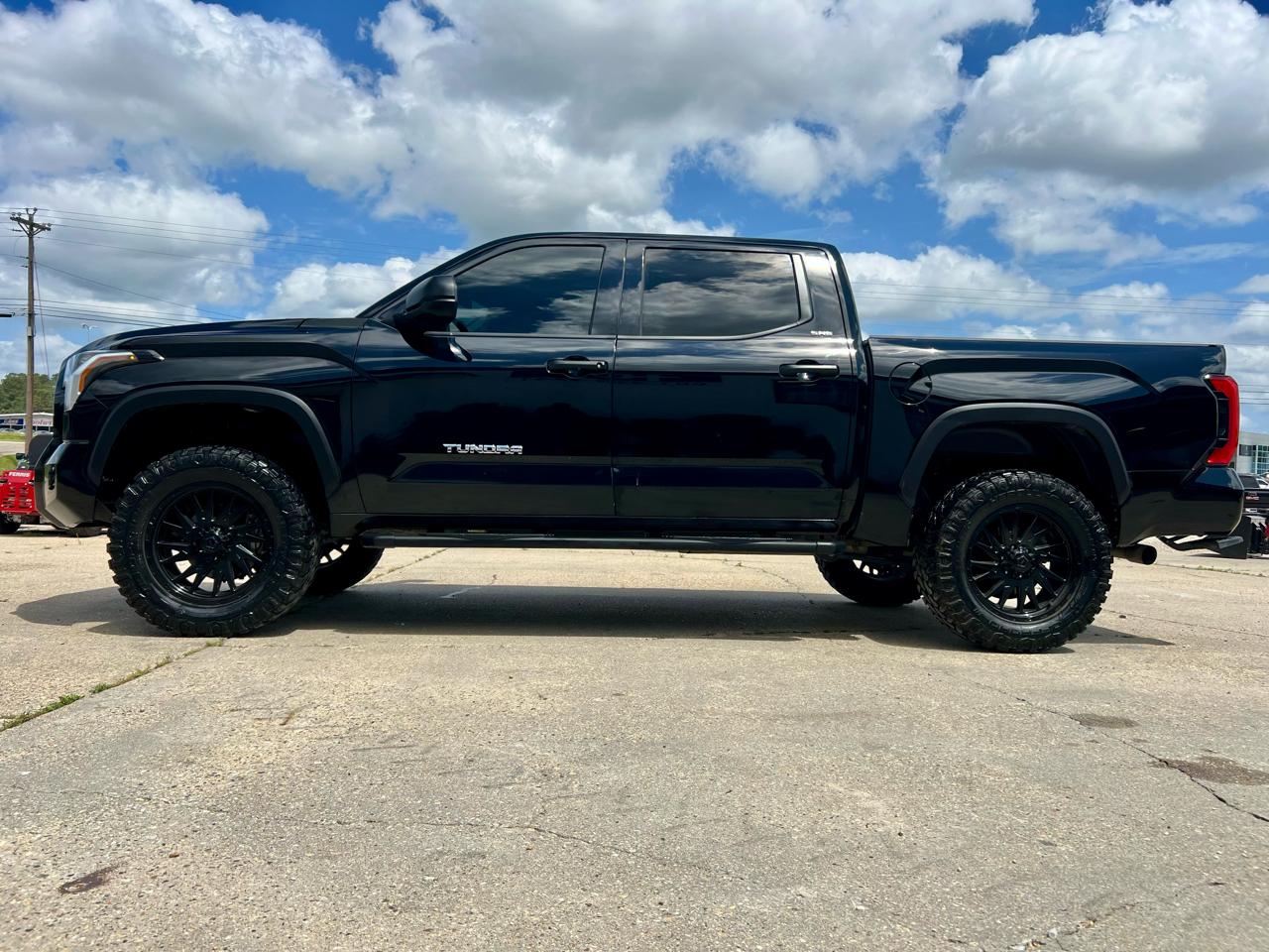Toyota Tundra 4WD  2024