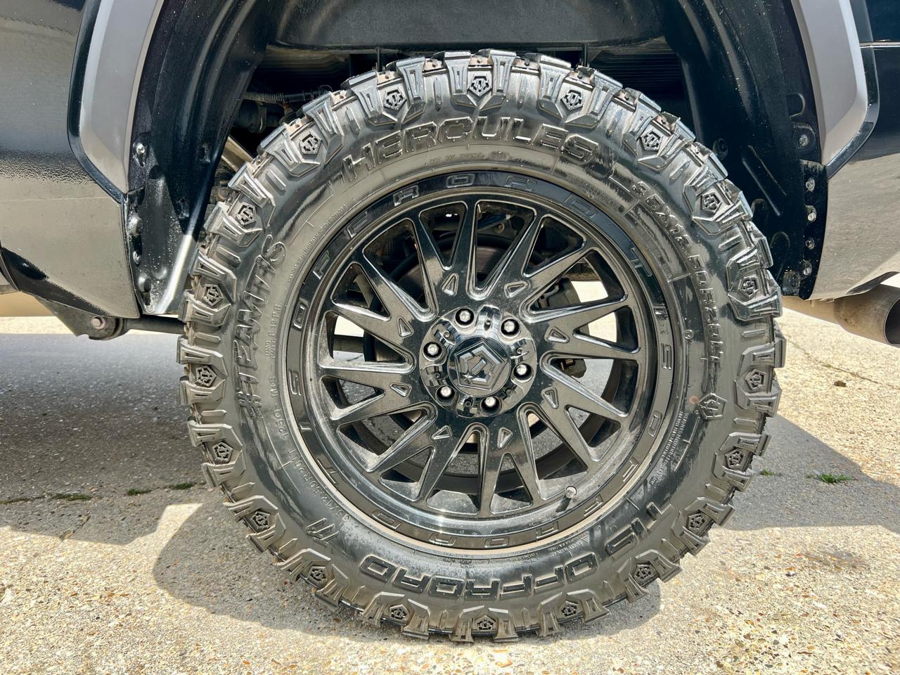 Toyota Tundra 4WD  2024