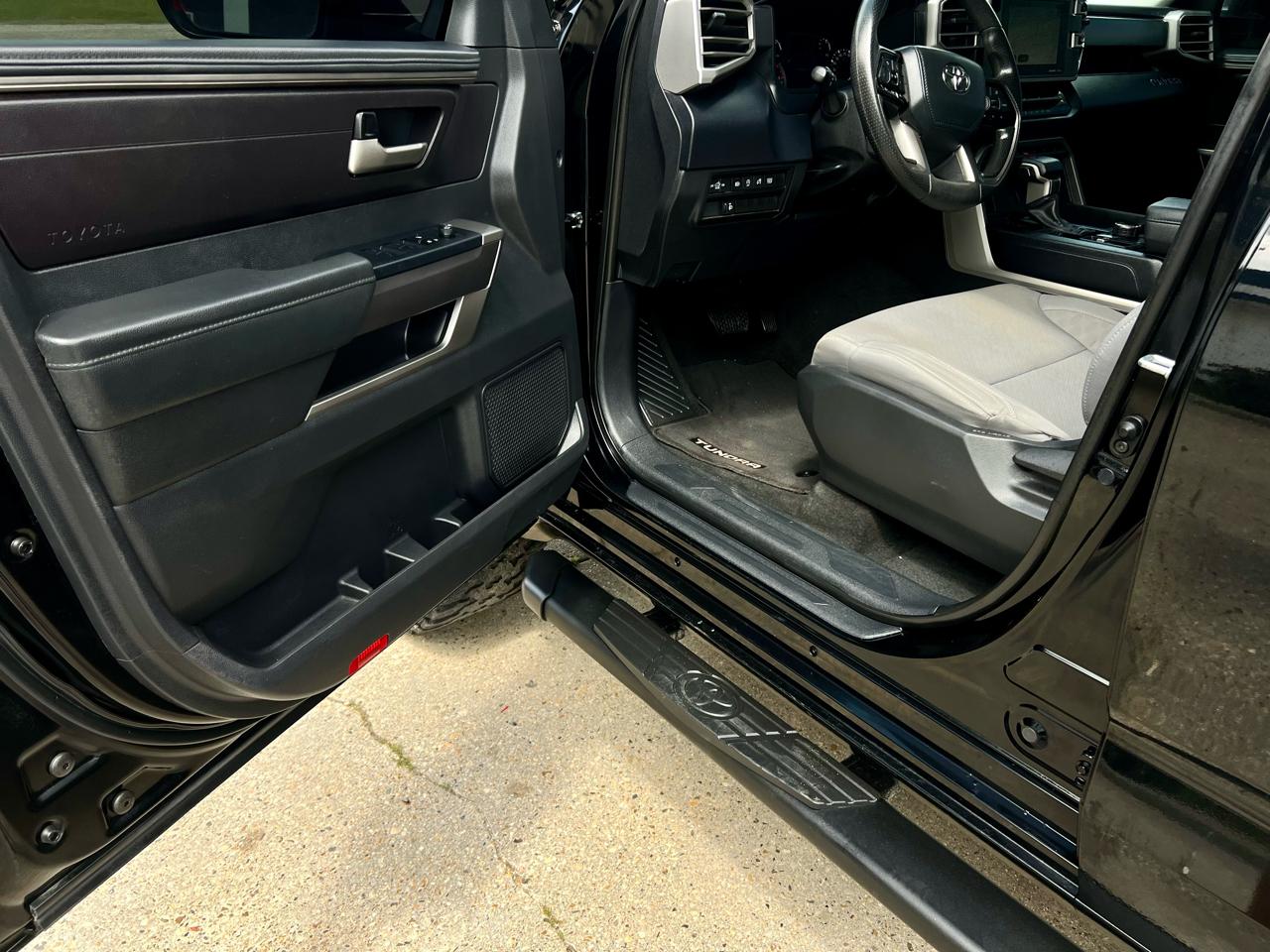 Toyota Tundra 4WD  2024