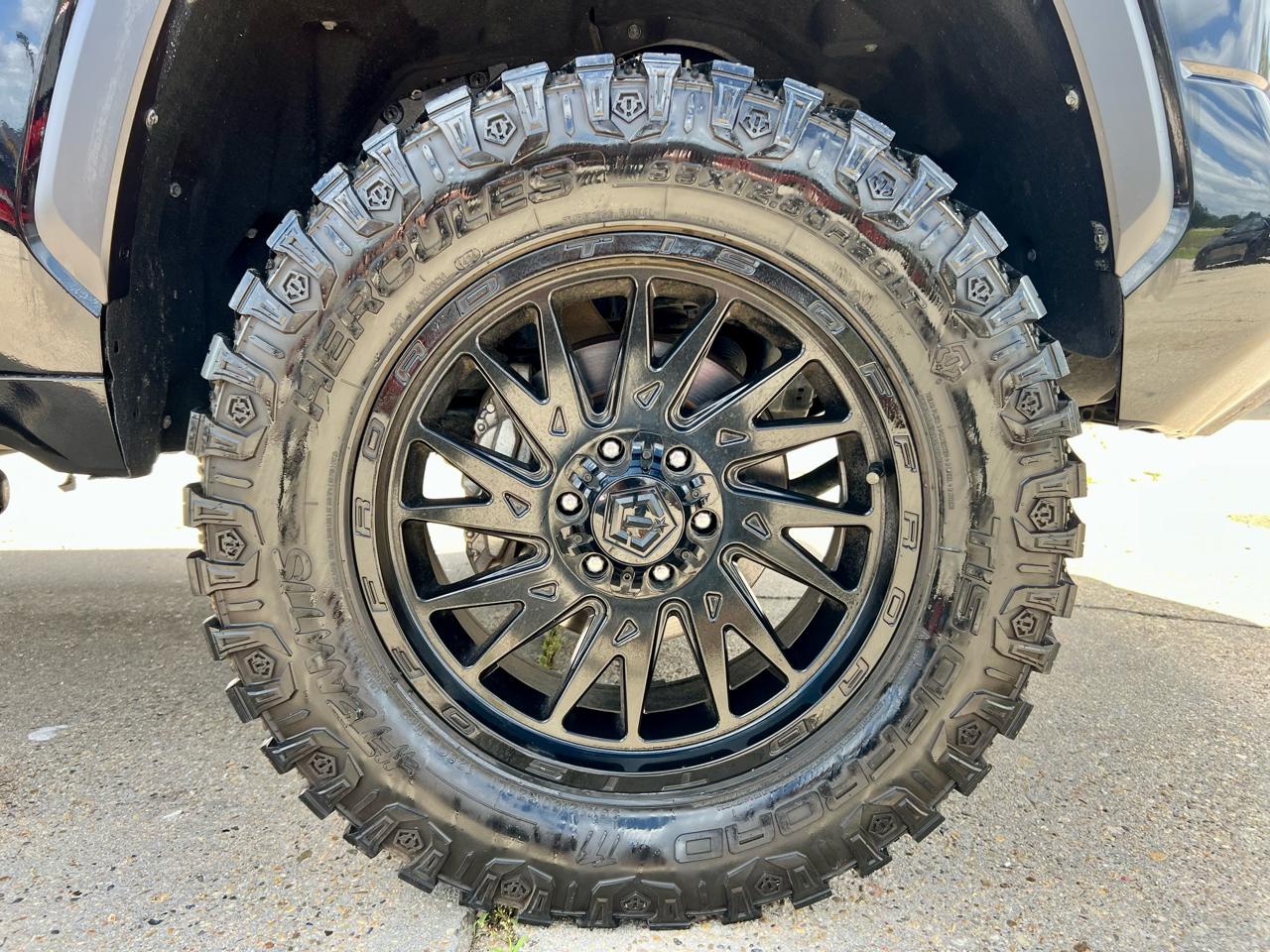 Toyota Tundra 4WD  2024