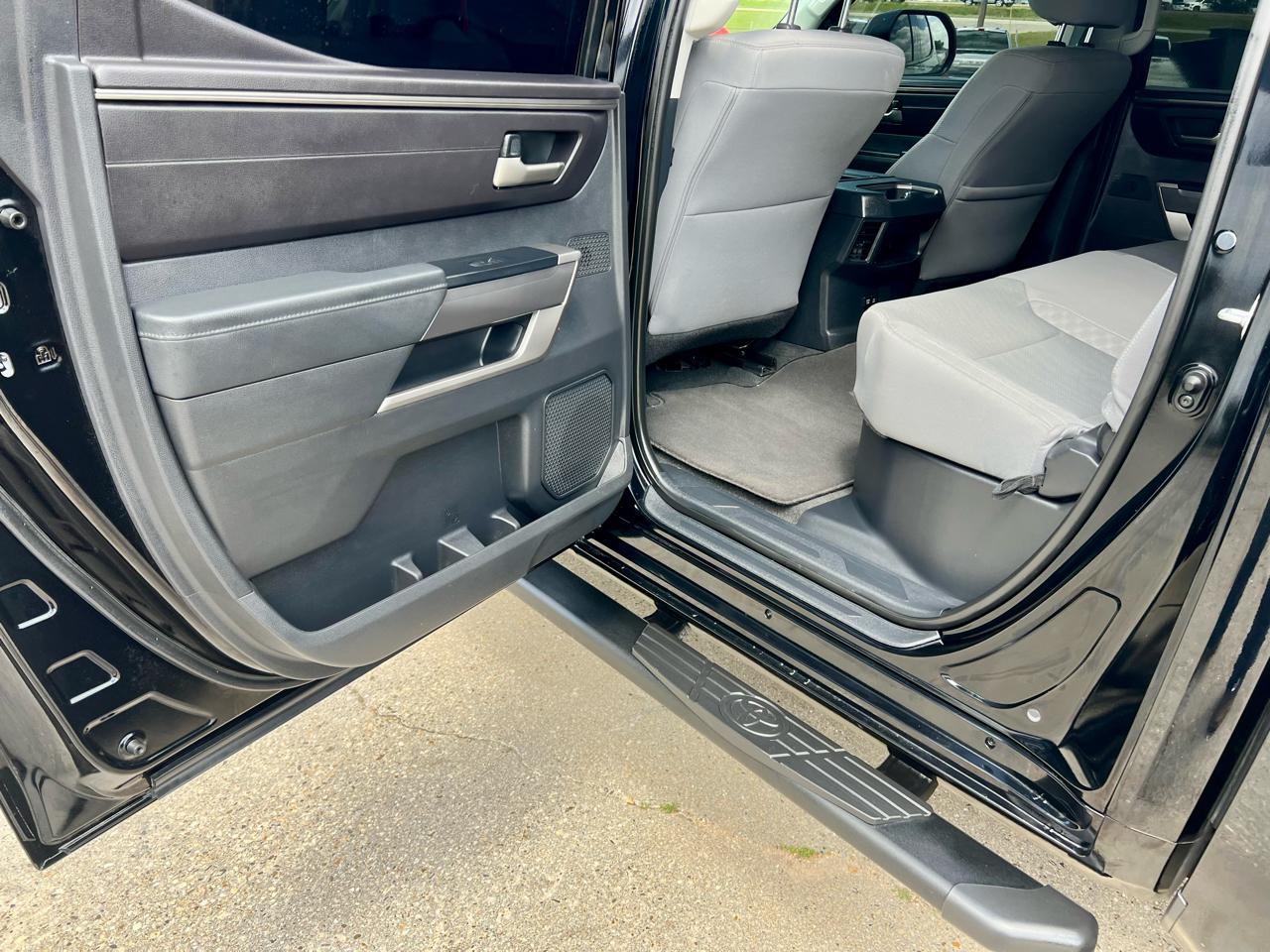 Toyota Tundra 4WD  2024