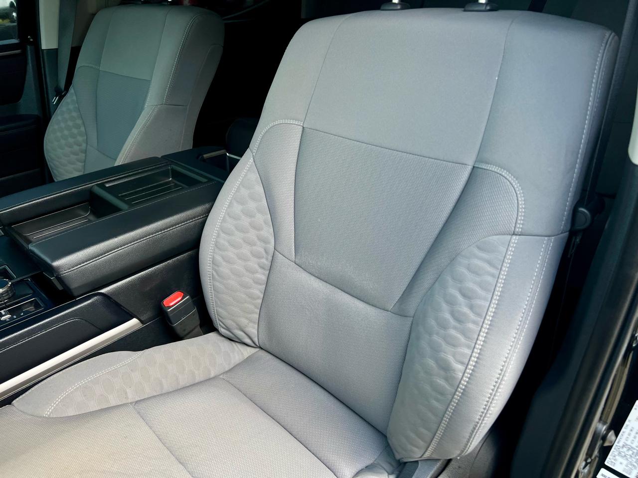 Toyota Tundra 4WD  2024