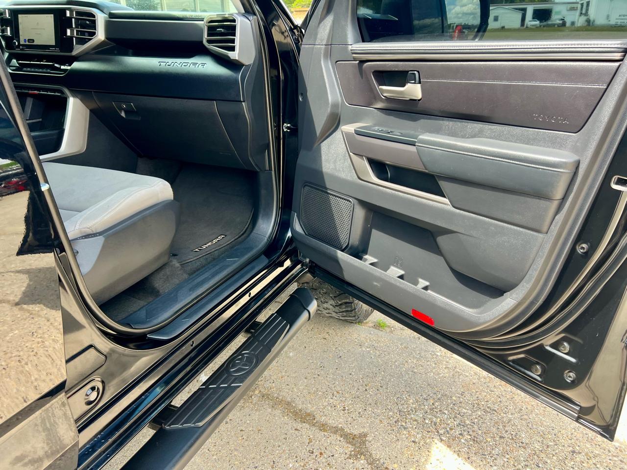 Toyota Tundra 4WD  2024