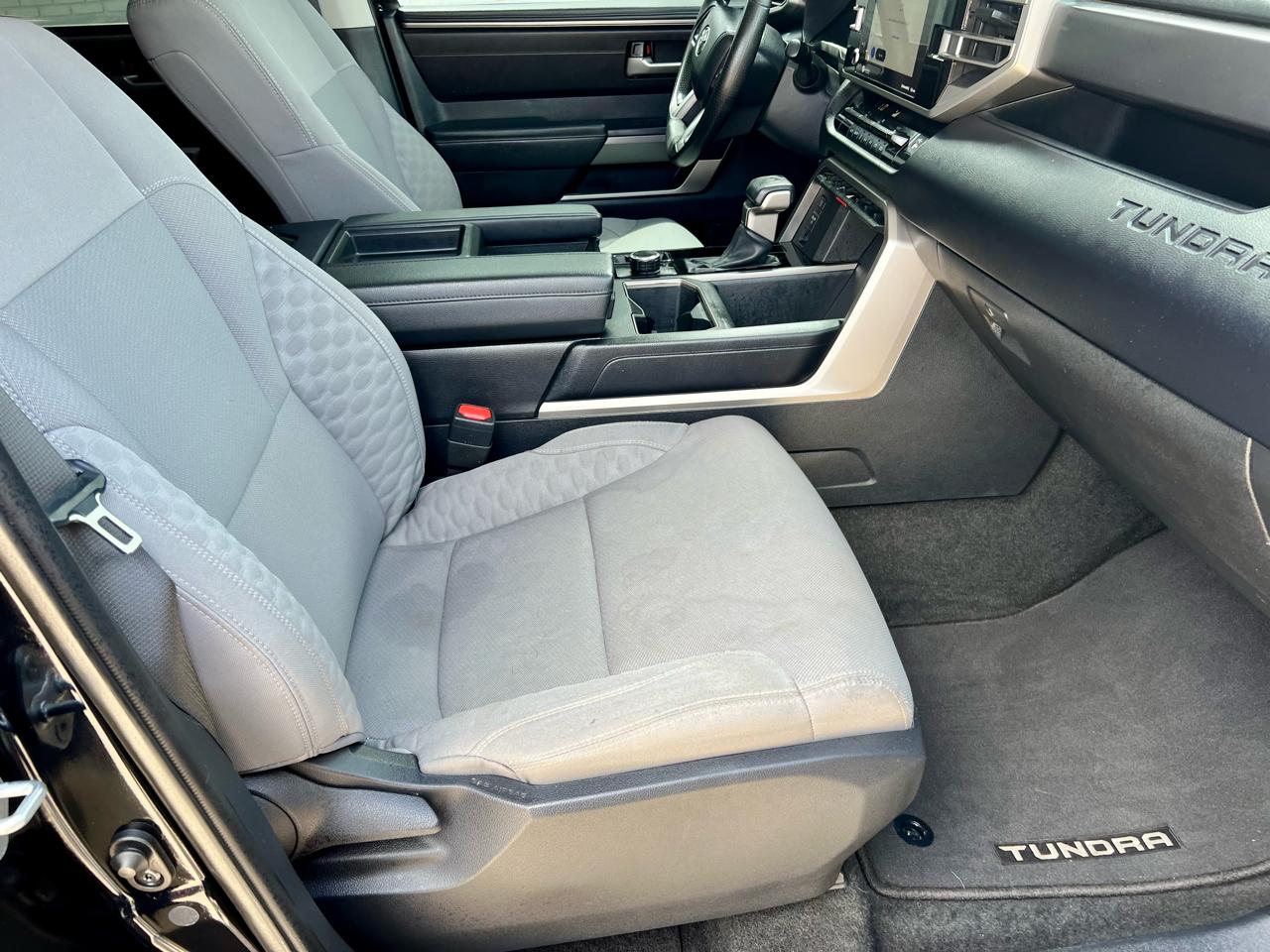 Toyota Tundra 4WD  2024