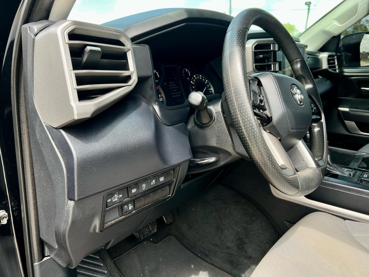 Toyota Tundra 4WD  2024