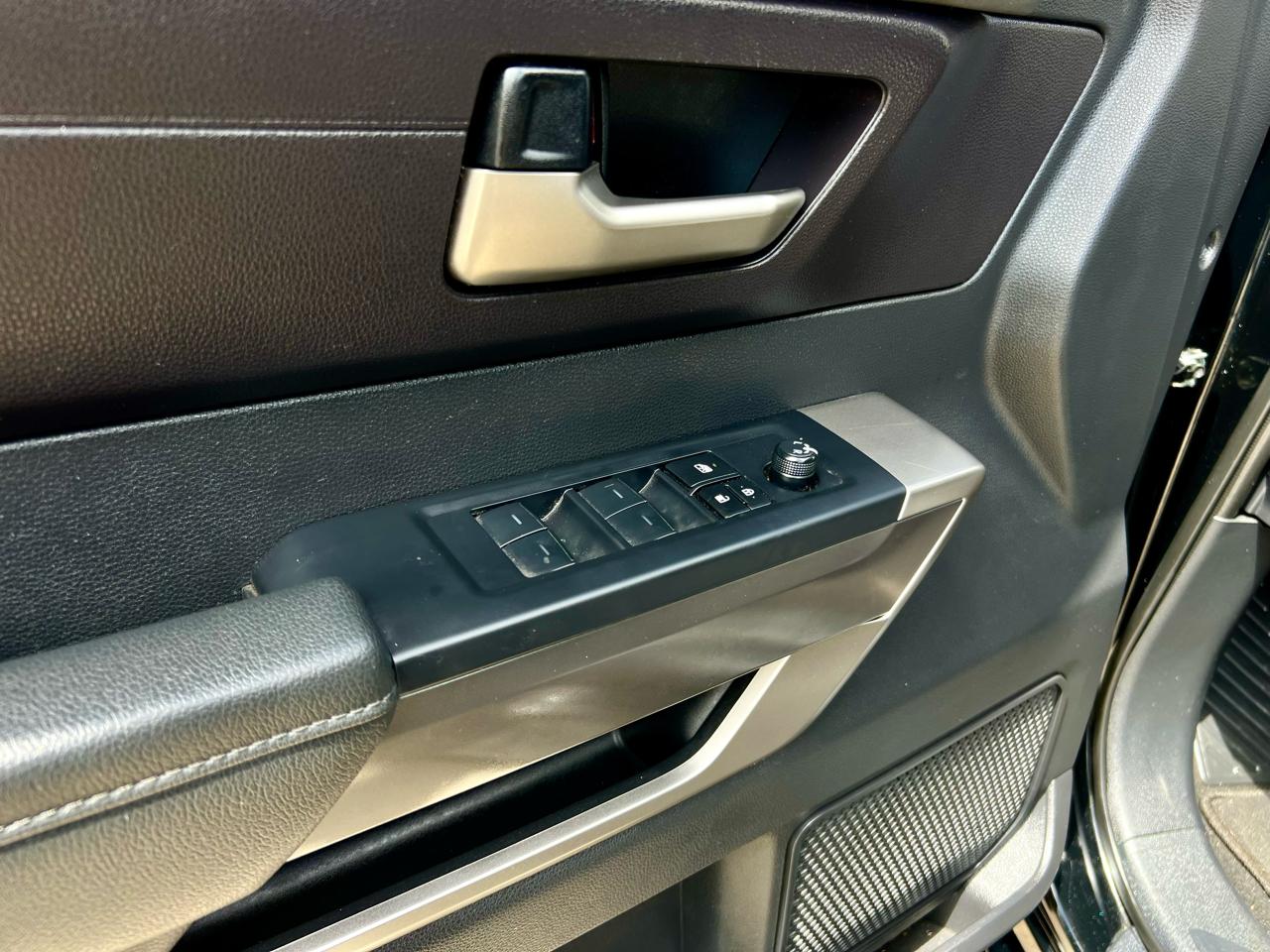 Toyota Tundra 4WD  2024