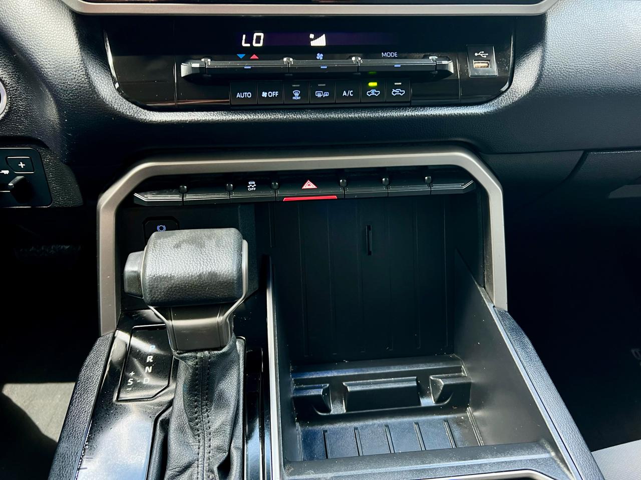 Toyota Tundra 4WD  2024