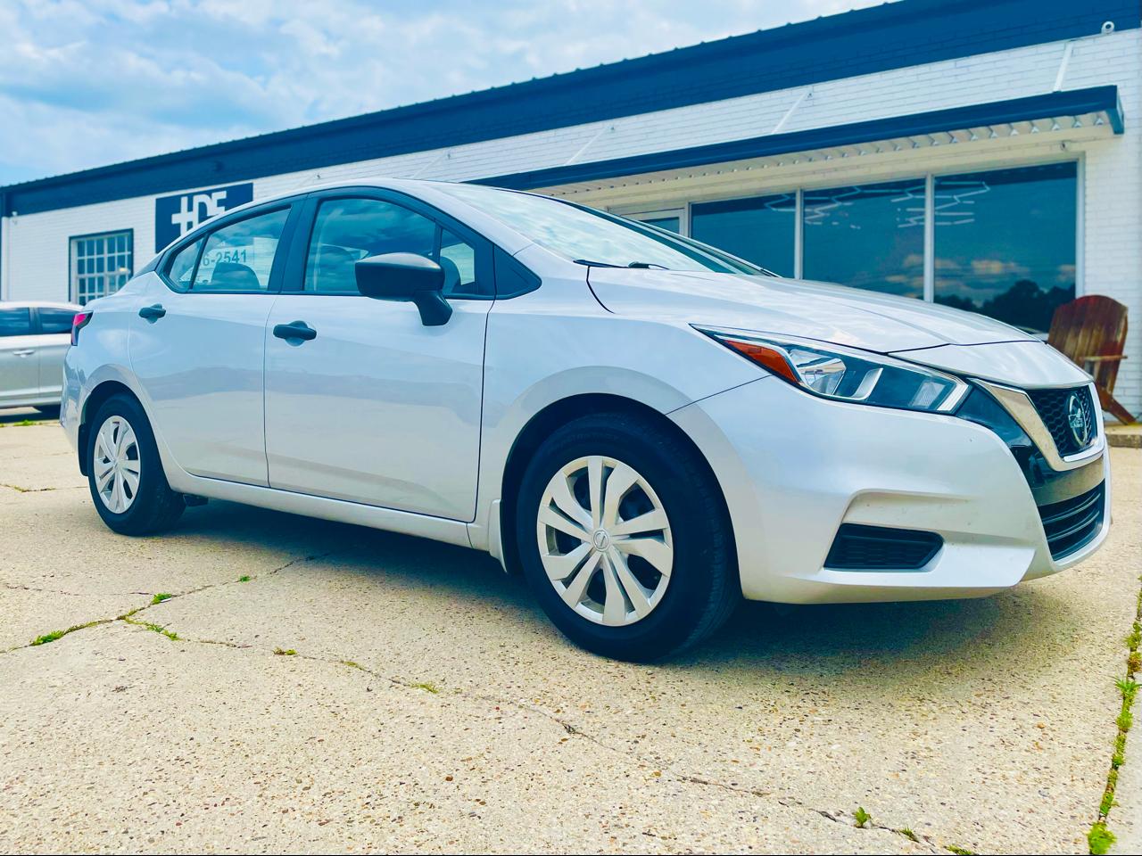 Nissan Versa S CVT 2022