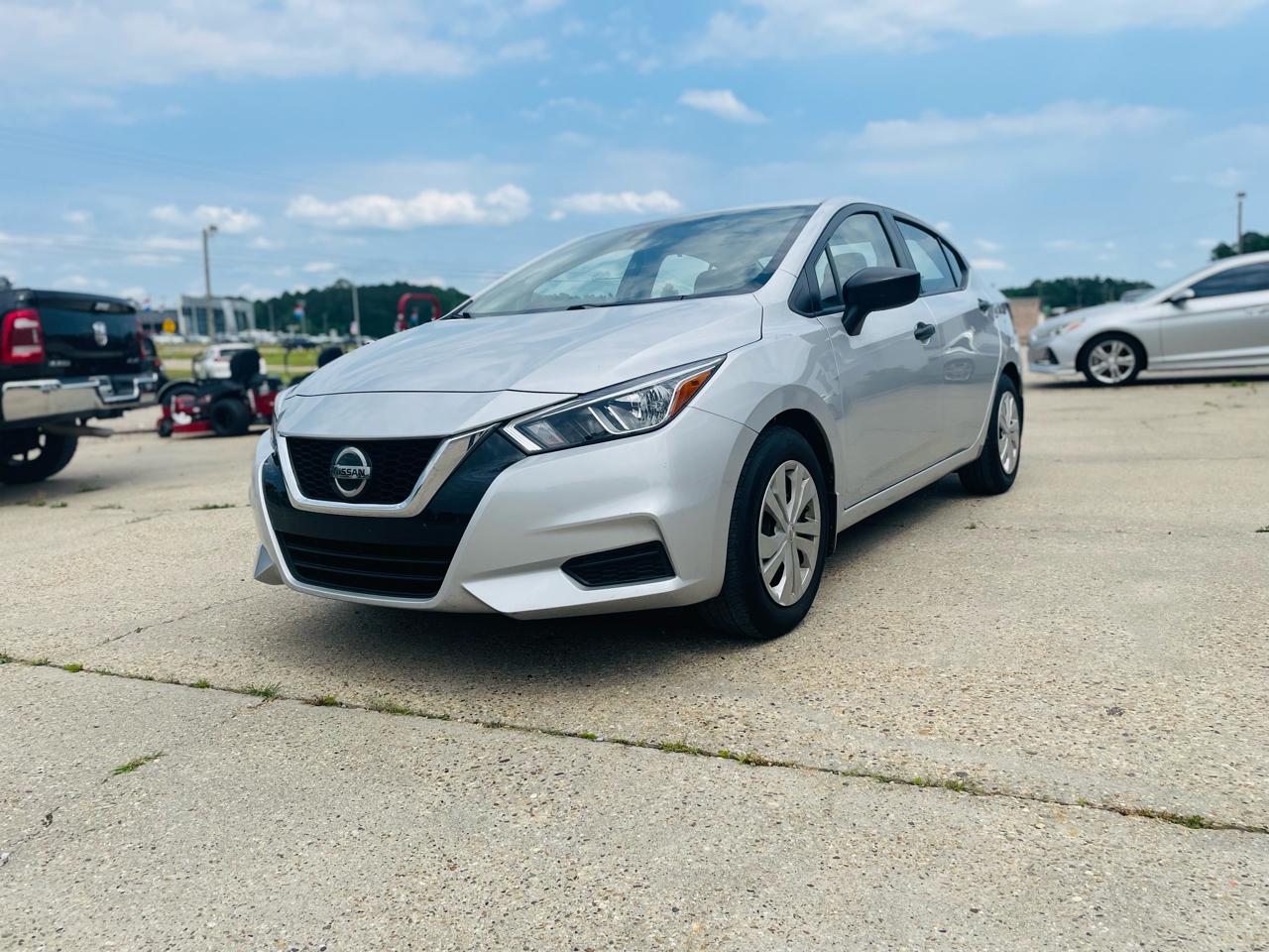 Nissan Versa S CVT 2022