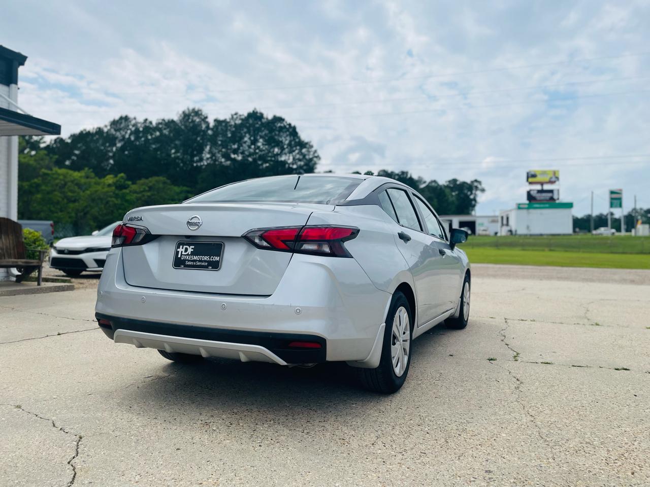 Nissan Versa S CVT 2022