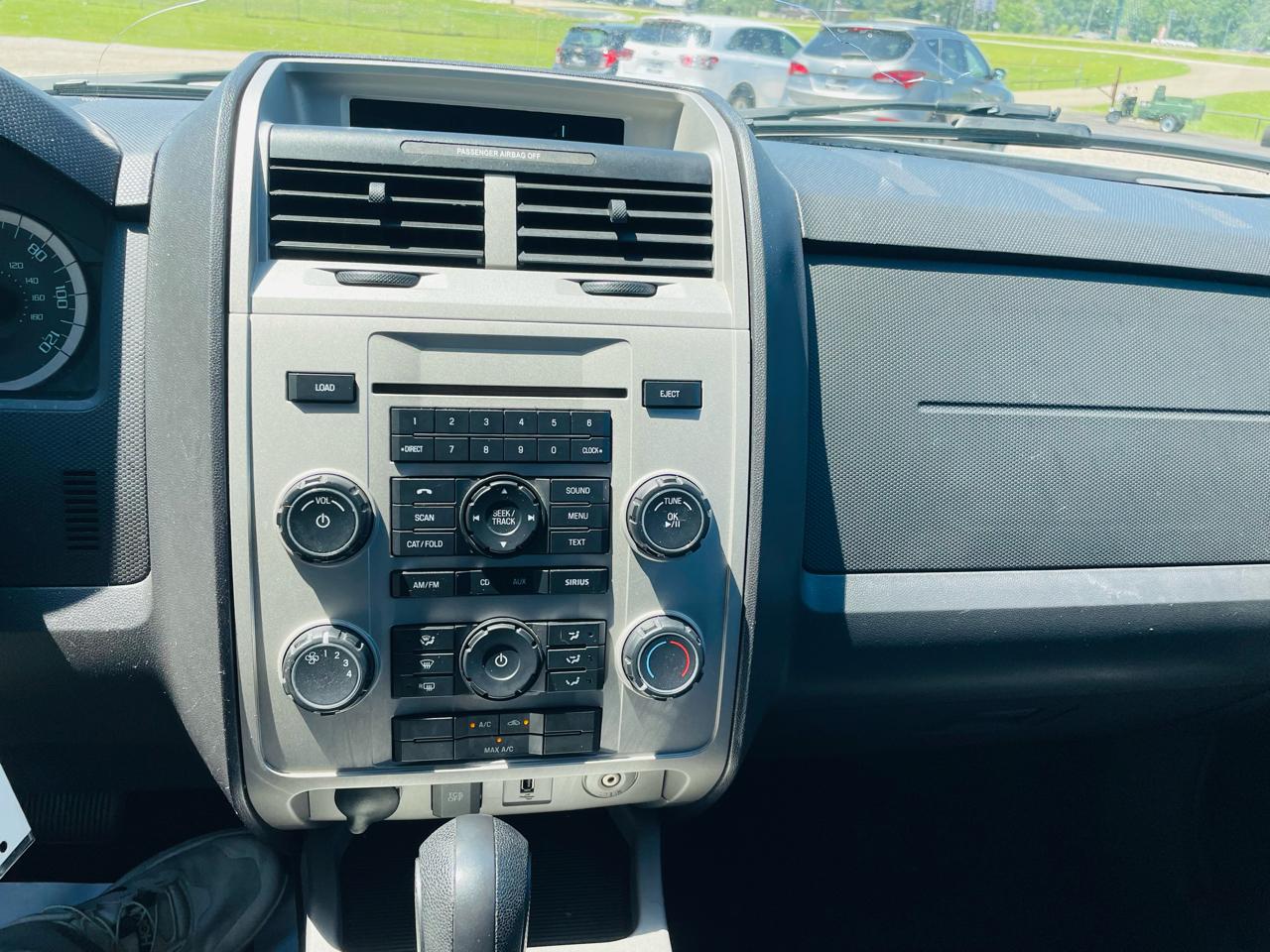 Ford Escape 4WD 4dr XLT 2012