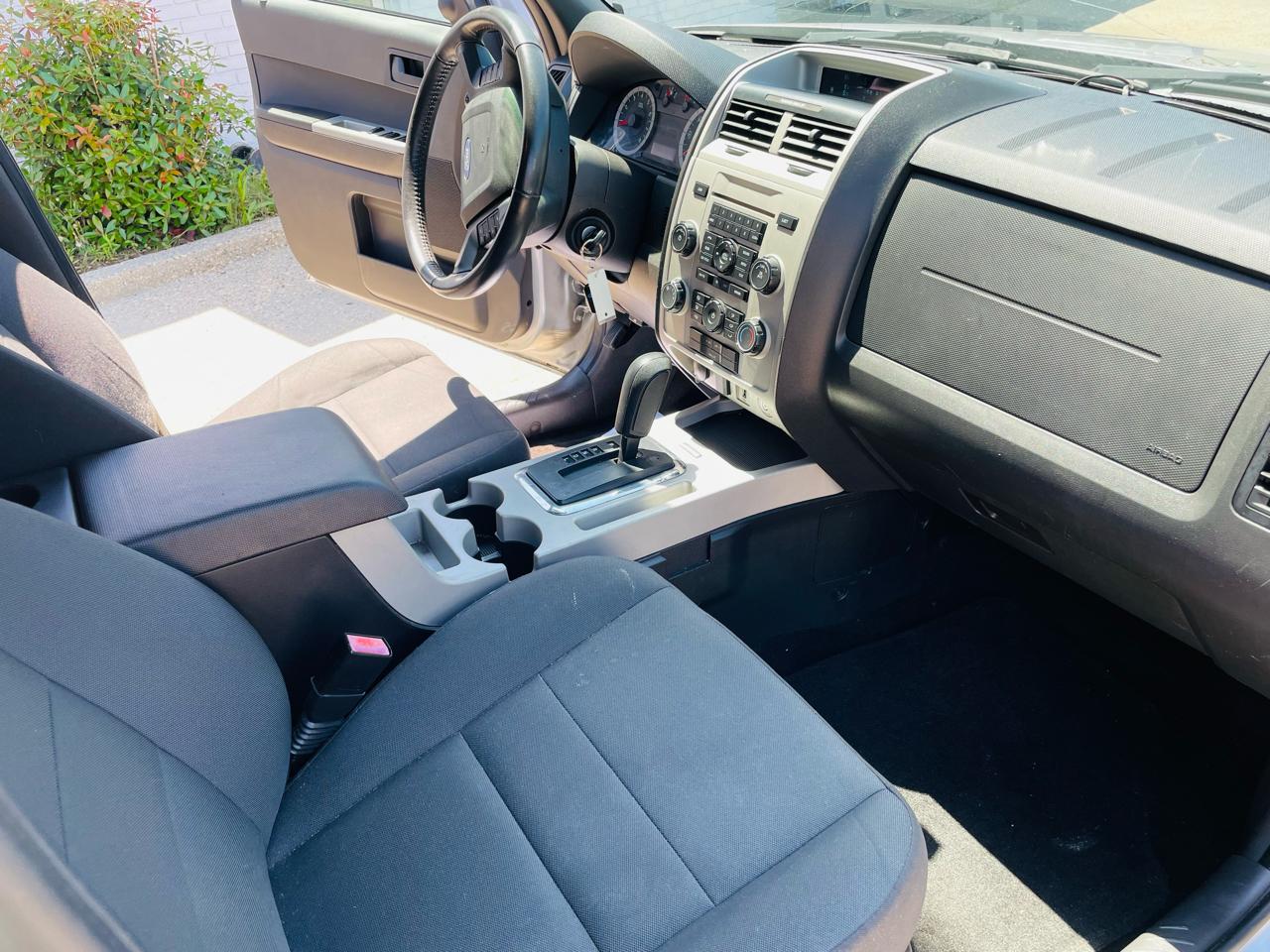 Ford Escape 4WD 4dr XLT 2012