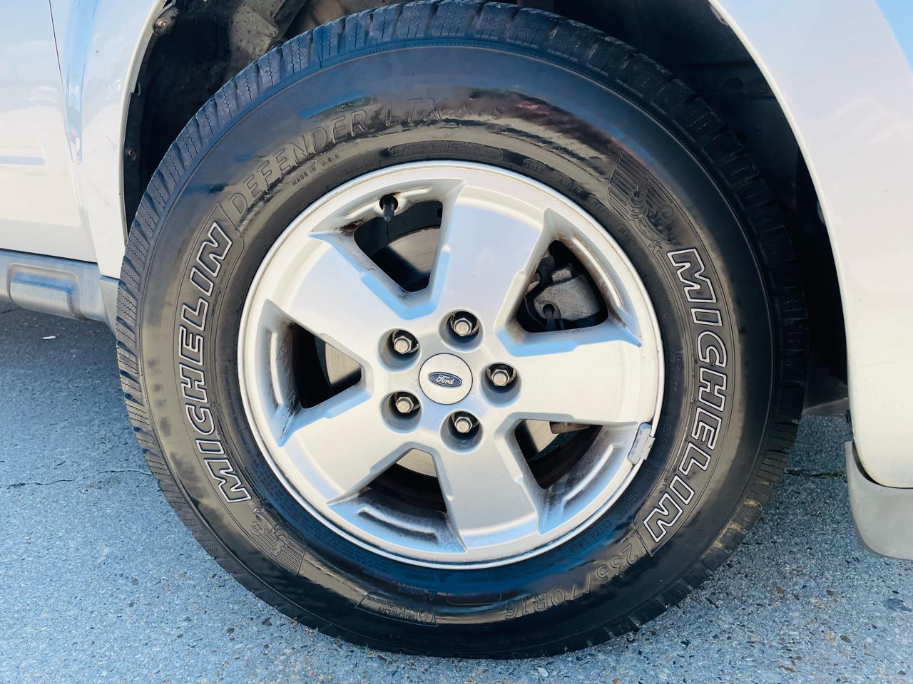 Ford Escape 4WD 4dr XLT 2012