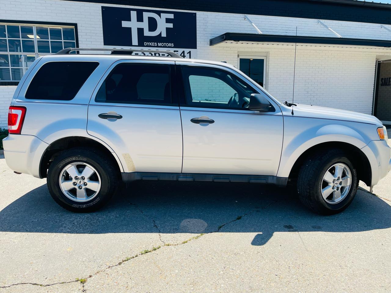 Ford Escape 4WD 4dr XLT 2012