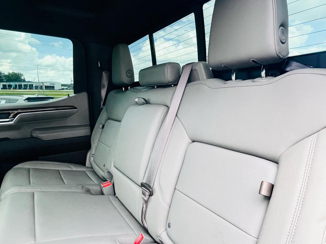 Chevrolet Silverado 1500 4WD Crew Cab 147" RST 2022