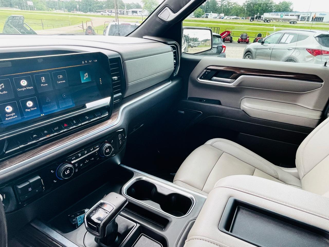 Chevrolet Silverado 1500 4WD Crew Cab 147" RST 2022