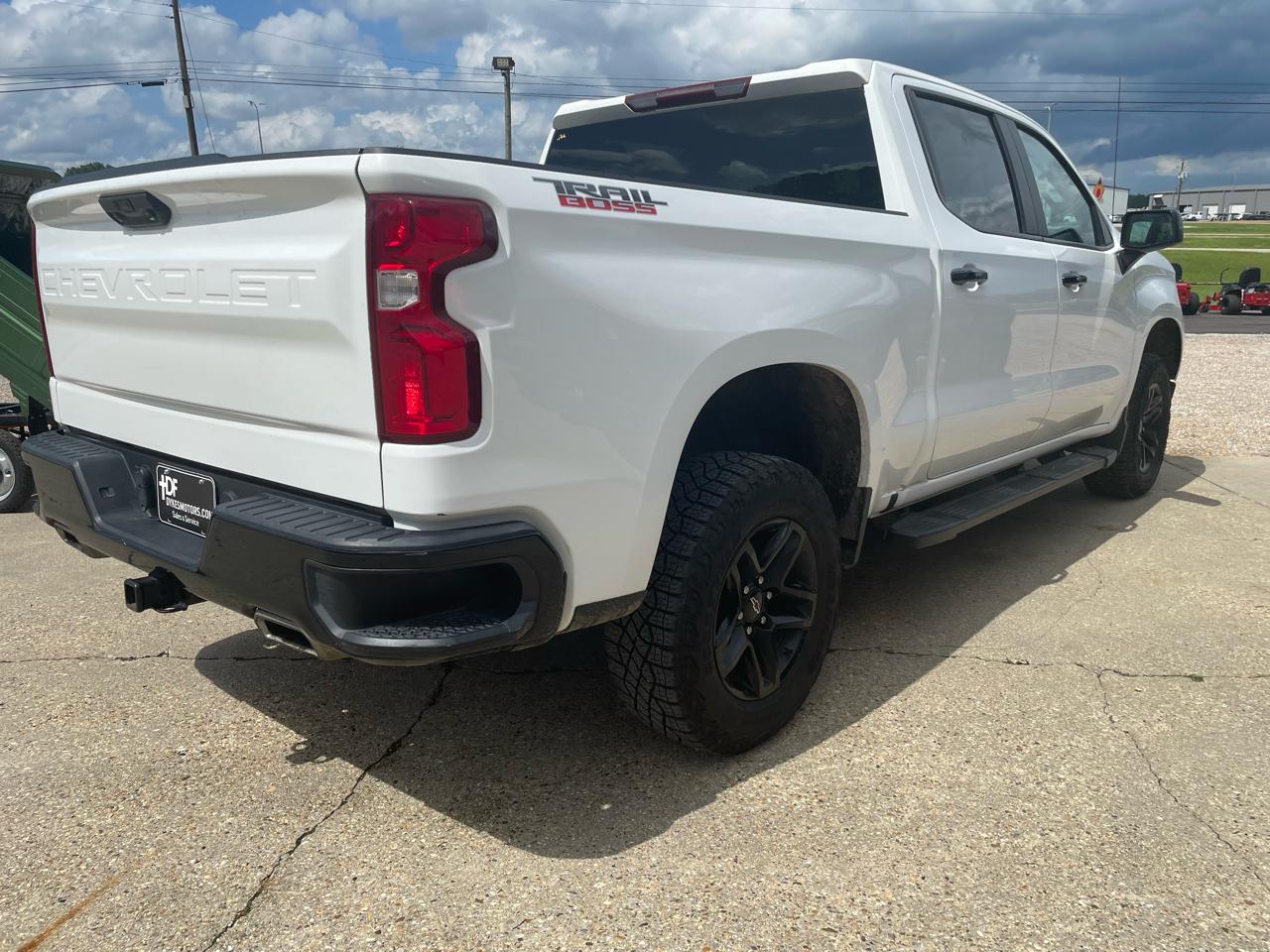 Chevrolet Silverado 1500 4WD Crew Cab 147" LT Trail Boss 2023