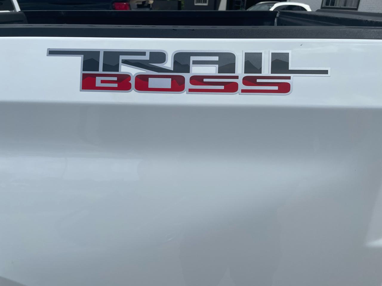 Chevrolet Silverado 1500 4WD Crew Cab 147" LT Trail Boss 2023