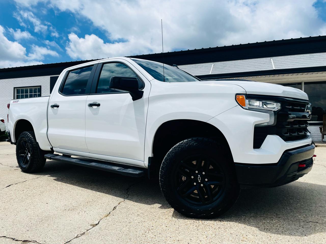 Chevrolet Silverado 1500 4WD Crew Cab 147" LT Trail Boss 2023