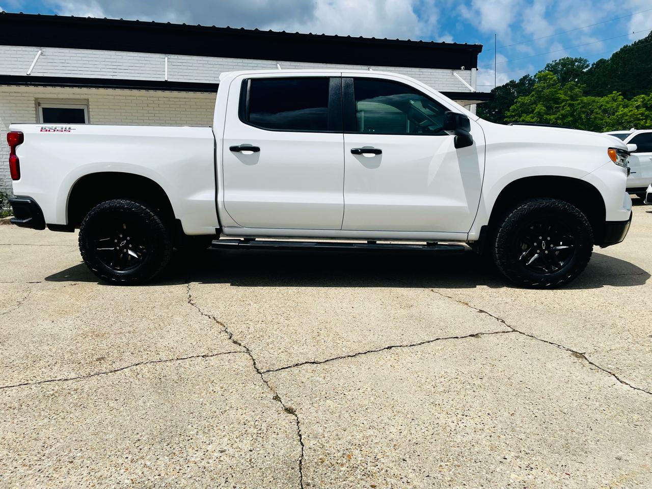 Chevrolet Silverado 1500 4WD Crew Cab 147" LT Trail Boss 2023