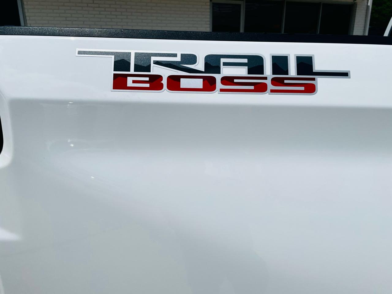 Chevrolet Silverado 1500 4WD Crew Cab 147" LT Trail Boss 2023