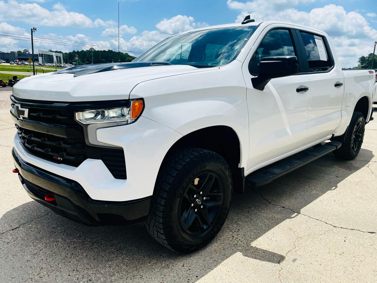 Chevrolet Silverado 1500 4WD Crew Cab 147" LT Trail Boss 2023