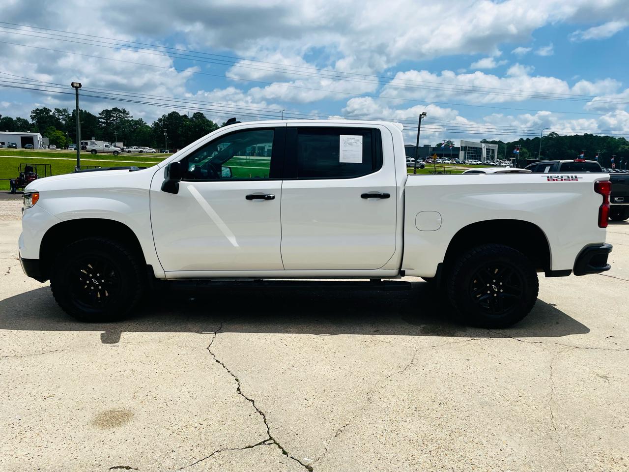 Chevrolet Silverado 1500 4WD Crew Cab 147" LT Trail Boss 2023