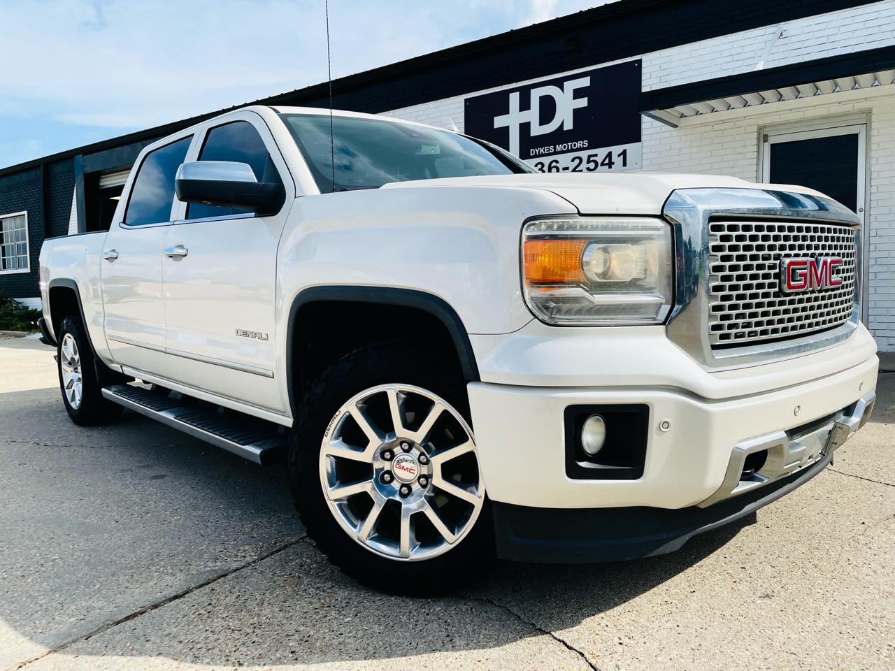 2015 GMC Sierra 1500 4WD Crew Cab 143.5" Denali