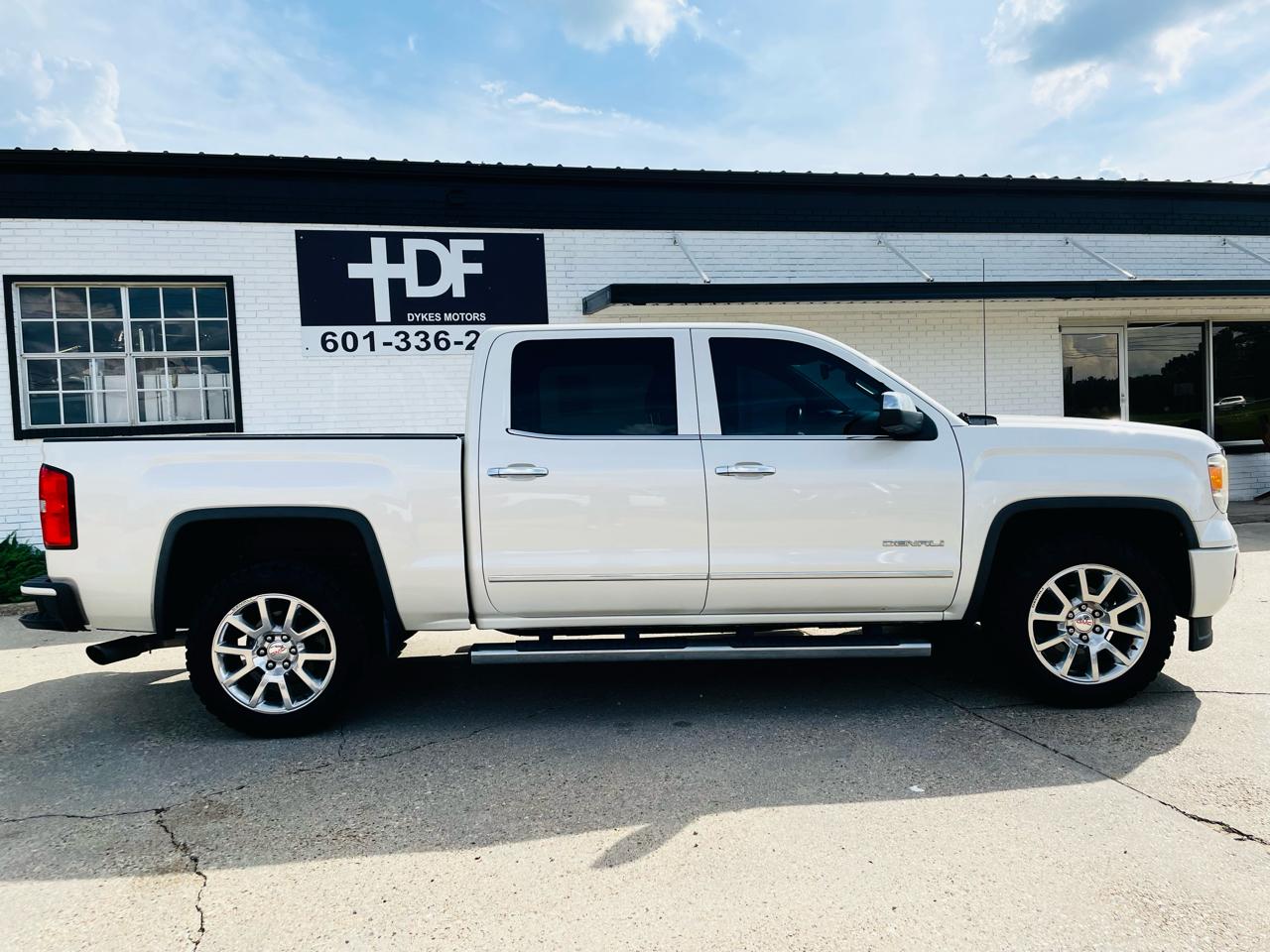 GMC Sierra 1500 4WD Crew Cab 143.5" Denali 2015
