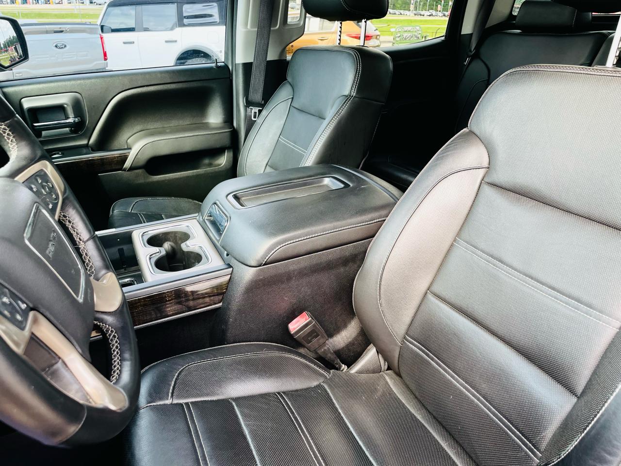 GMC Sierra 1500 4WD Crew Cab 143.5" Denali 2015