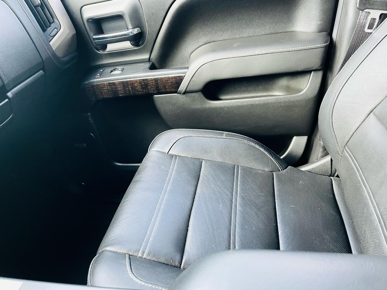 GMC Sierra 1500 4WD Crew Cab 143.5" Denali 2015