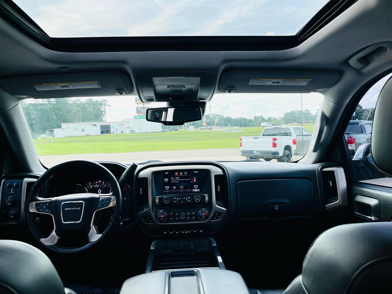 GMC Sierra 1500 4WD Crew Cab 143.5" Denali 2015